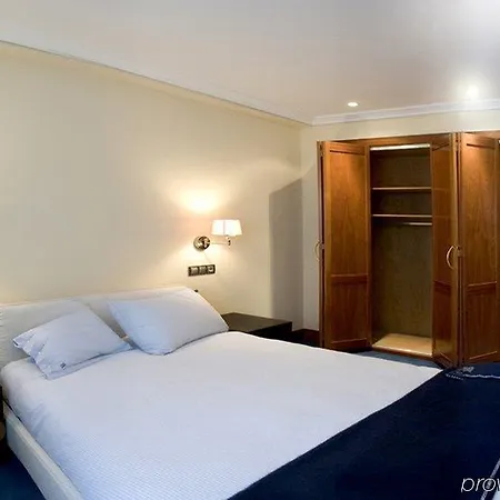 Santiago 4* بلباو